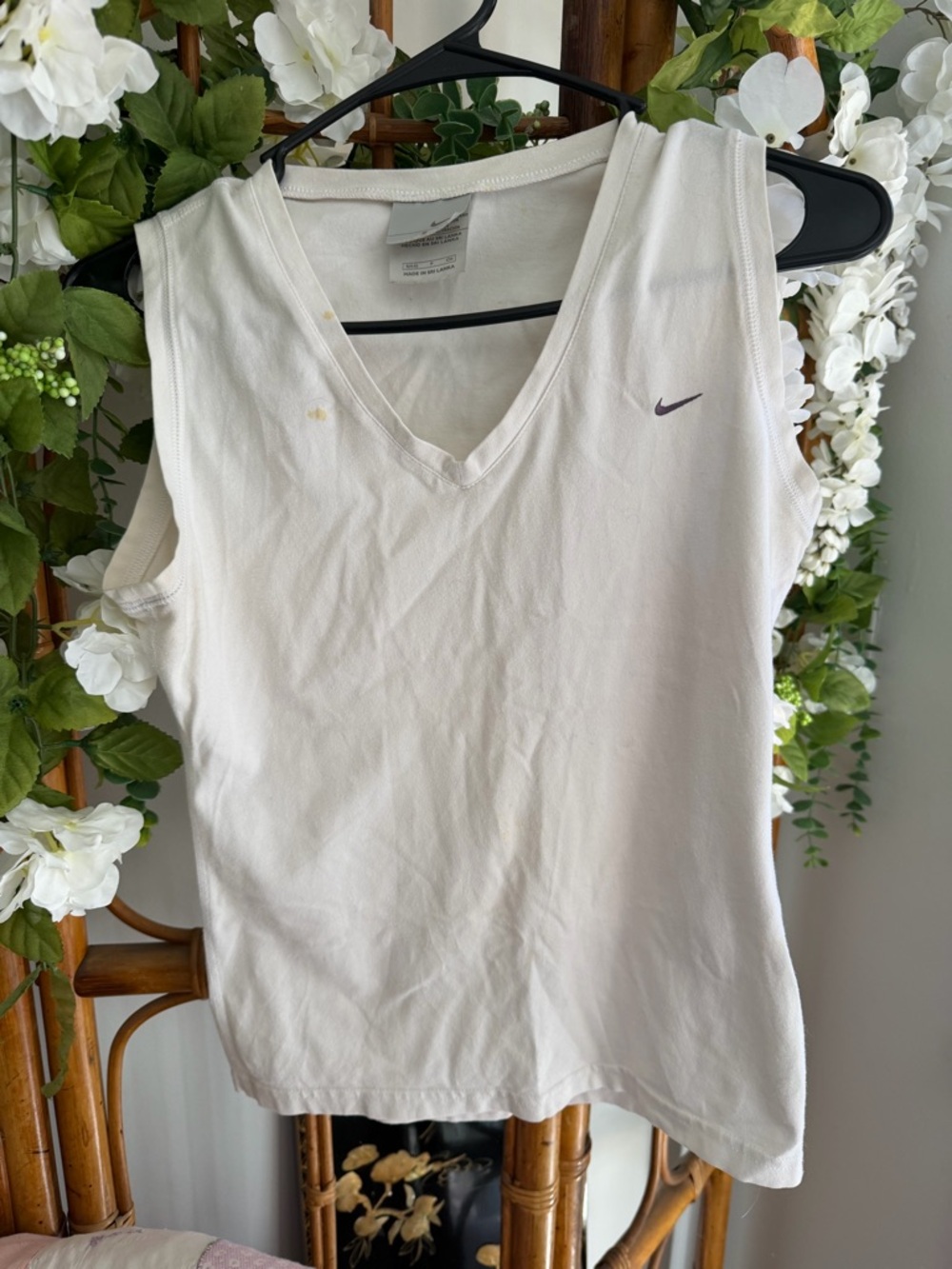 Nike Women's White V-Neck Sleeveless Tank Top with Small Swoosh